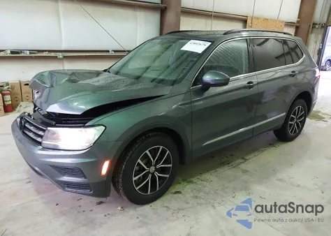 2021 Volkswagen Tiguan 2.0T Se/2.0T Se R-Line Black/2.0T Sel z USA, uszkodzony, nr VIN 3VV3B7AX1MM106067